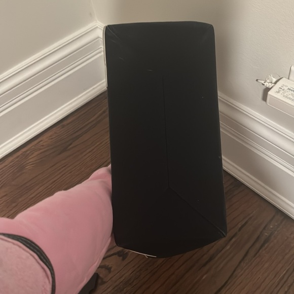 Gorgeous Chanel shoulder bag/tote to elevate your look!! - Picture 5 of 6